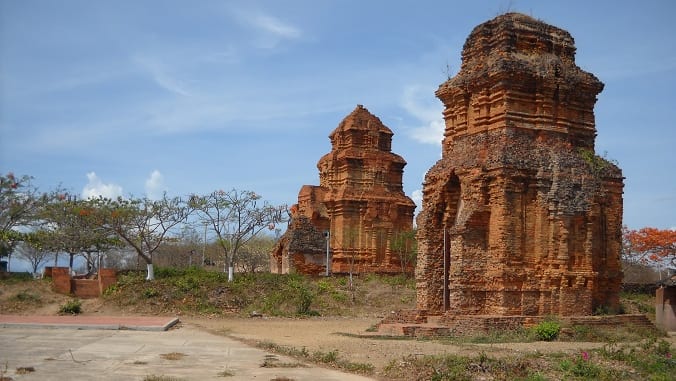 thuyet-minh-ve-di-tich-thap-cham-poshanu-thanh-pho-phan-thiet