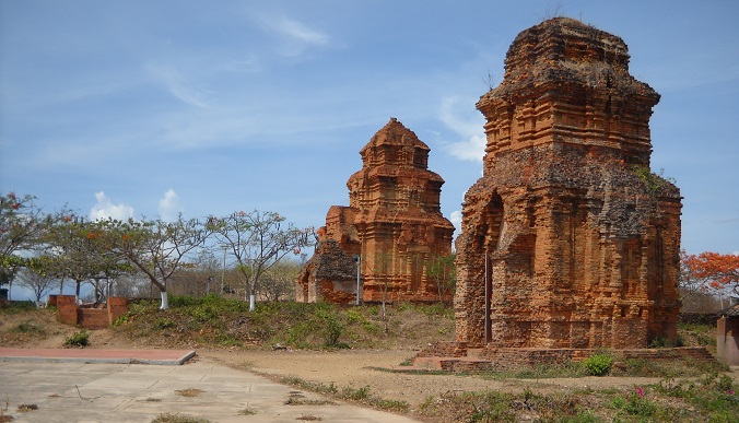 thuyet-minh-ve-di-tich-thap-cham-poshanu-thanh-pho-phan-thiet