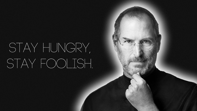 hay-cu-khao-khat-hay-cu-dai-kho-stay-hungry-stay-foolish-bai-phat-bieu-tru-danh-cua-steve-jobs