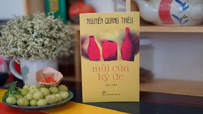 de-bai-doc-hieu-van-ban-thong-tin-mui-cua-ki-uc-nguyen-quang-thieu-cuon-sach-voi-nhung-chi-dan-tro-ve-nguon-coi