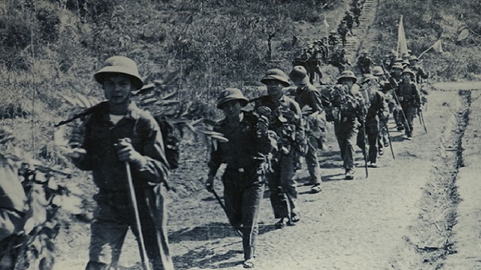 doc-hieu-bai-tho-bai-ca-vuot-lo