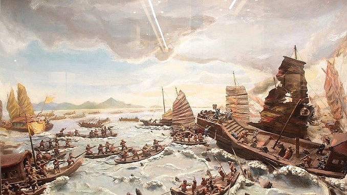 doc-hieu-bai-tho-qua-song-bach-dang-duong-ba-trac-tho-duong-luat-lop-8