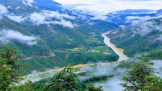 soan-bai-ve-dep-cua-song-da-nguyen-tuan-ngu-van-9-chan-troi-sang-tao
